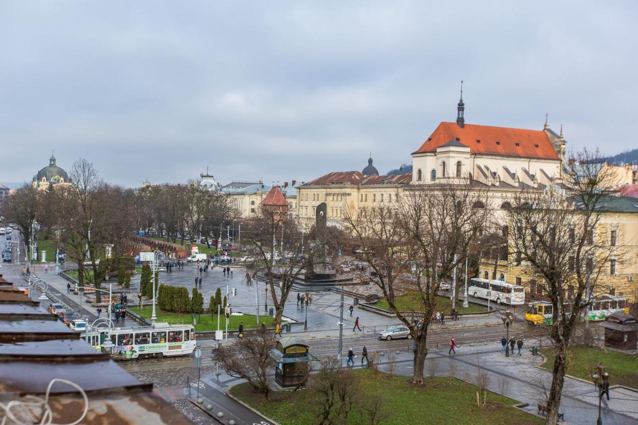 Apartamento Квартира Подобово В Центрі На Вулиці Проспект Свободи 7 Leópolis Exterior foto