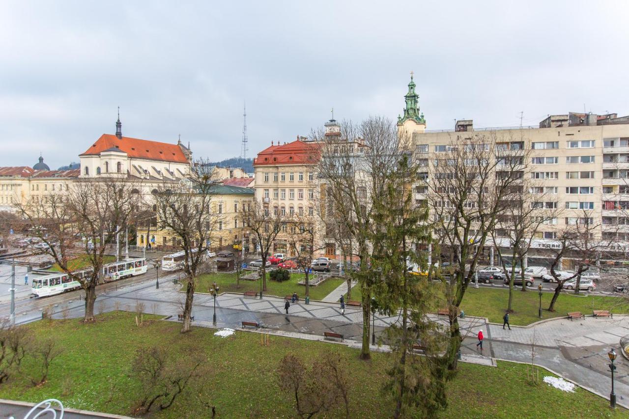 Apartamento Квартира Подобово В Центрі На Вулиці Проспект Свободи 7 Leópolis Exterior foto